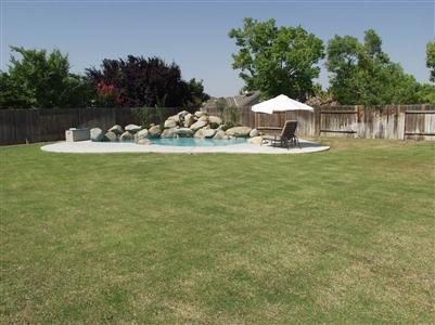 1613 Jenkins Road Bakersfield, CA 93314 - Photo 6 of 6 Backyard