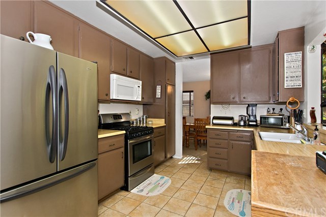 19 Deer Creek Road Phillips Ranch, CA 91766 - Photo 23 of 42