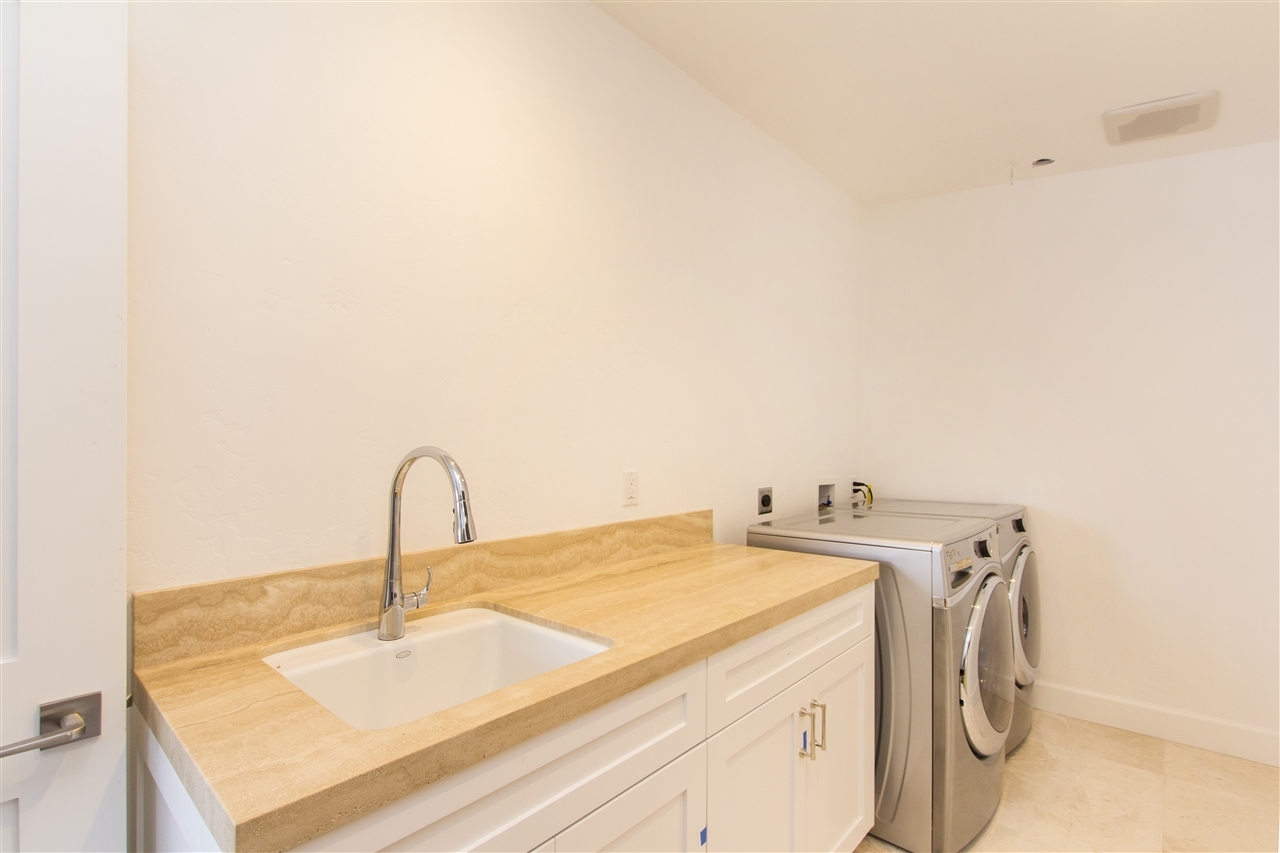 2810 Hidden Valley Road La Jolla, CA 92037 - Photo 13 of 25