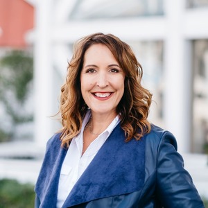 Headshot of Tessa Luckey Owen