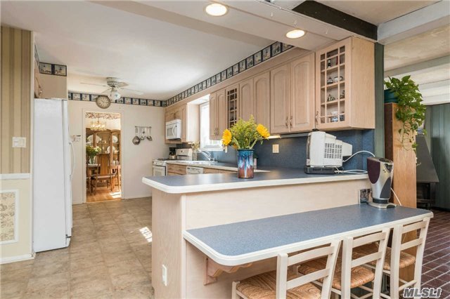 20 Colgate Road Greenlawn, NY 11740 - Photo 6 of 18 Gallery Image 6