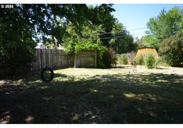 747 Chenowith Loop Road The Dalles, OR 97058 - Photo 3 of 16 Gallery Image 3