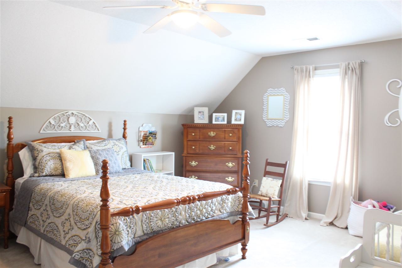 367 Rose Trellis Road Collierville, TN 38017 - Photo 16 of 25 Third bedroom - upstairs.