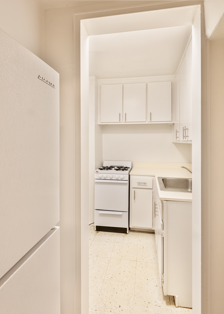 335 East 51st Street, Unit 8A Manhattan, NY 10022 - Photo 5 of 8