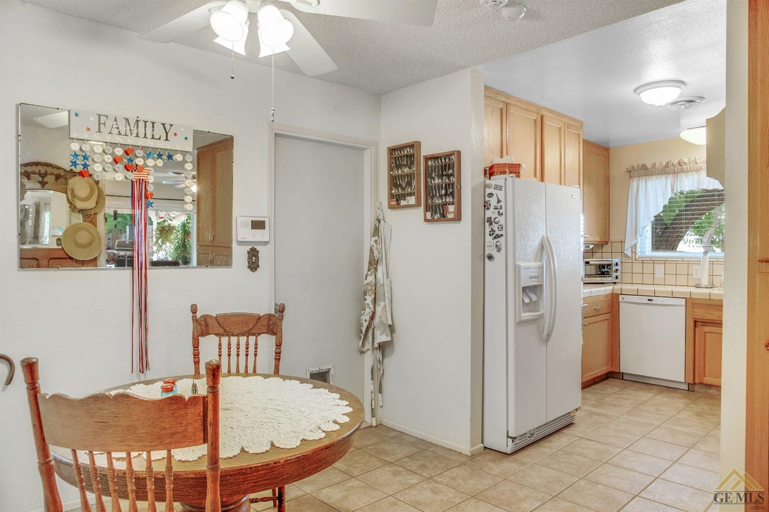 217 Warren Street Taft, CA 93268 - Photo 6 of 24