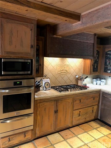 23565 Neargate Drive Newhall, CA 91321 - Photo 7 of 29