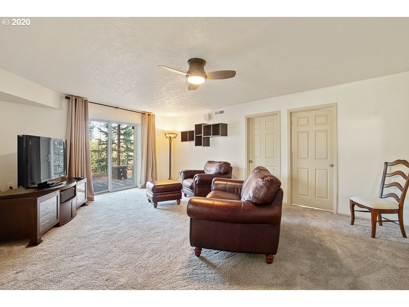 20761 Bridge Creek Road Southeast Silverton, OR 97381 - Photo 17 of 32 Gallery Image 17