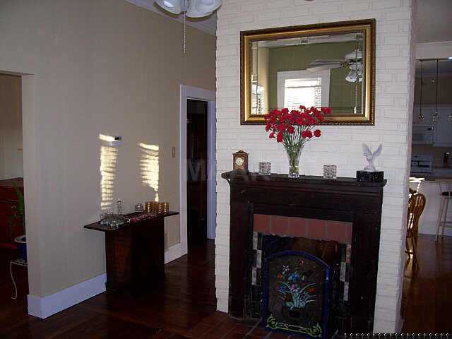 782 Roland Street Memphis, TN 38104 - Photo 3 of 9 Angled look at your new space.