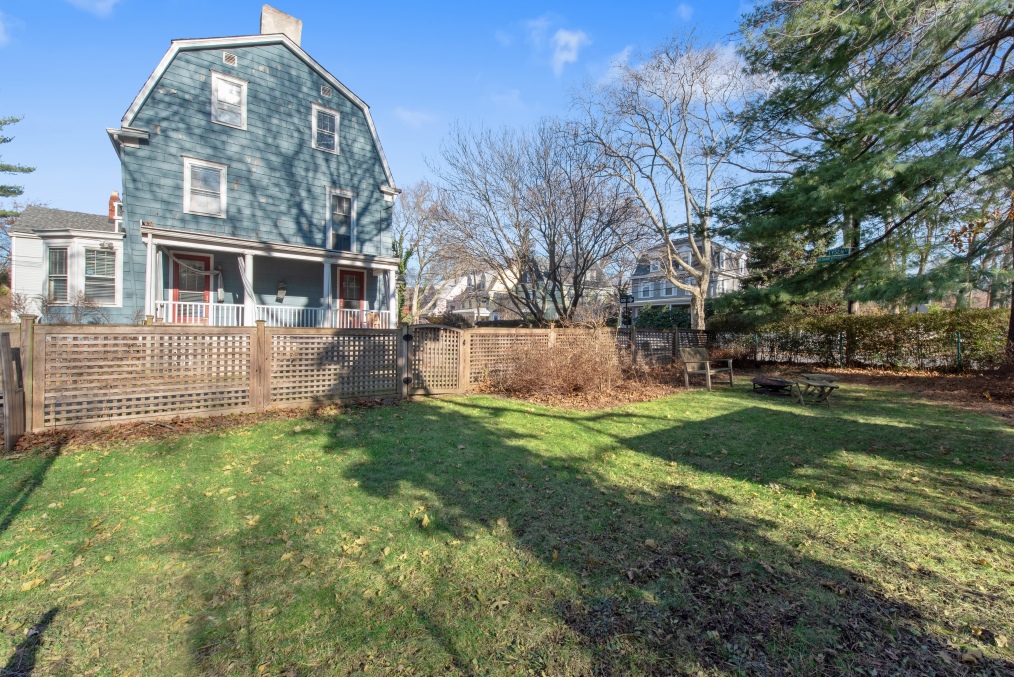 140 Tysen Street, Unit WHOLE Staten Island, NY 10301 - Photo 7 of 32