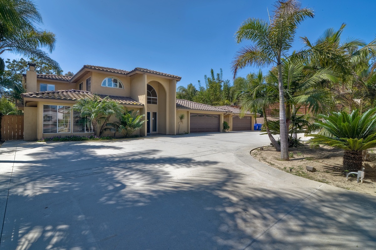 2335 8th Street Encinitas, CA 92024 - Photo 2 of 25 Gallery Image 2