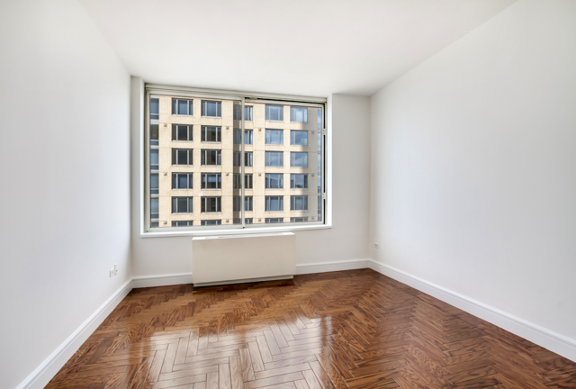 200 Riverside Boulevard, Unit 26D Manhattan, NY 10069 - Photo 9 of 11