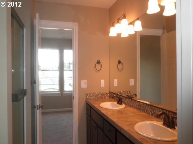 16846 Southwest Kavitt Lane Beaverton, OR 97078 - Photo 5 of 14