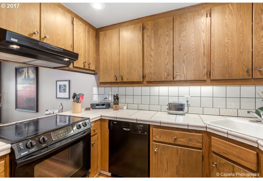 5113 Southwest Mitchell Street Portland, OR 97221 - Photo 6 of 16 Gallery Image 6