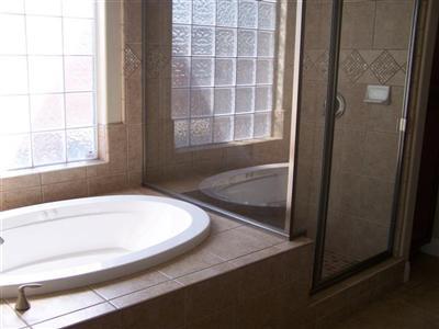 9708 Silverthorne Drive Bakersfield, CA 93314 - Photo 13 of 17