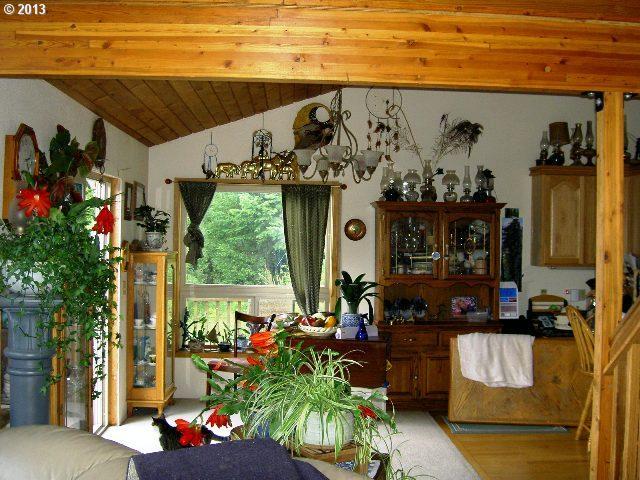 22445 Rocky Point Road Scappoose, OR 97056 - Photo 6 of 16 Gallery Image 6