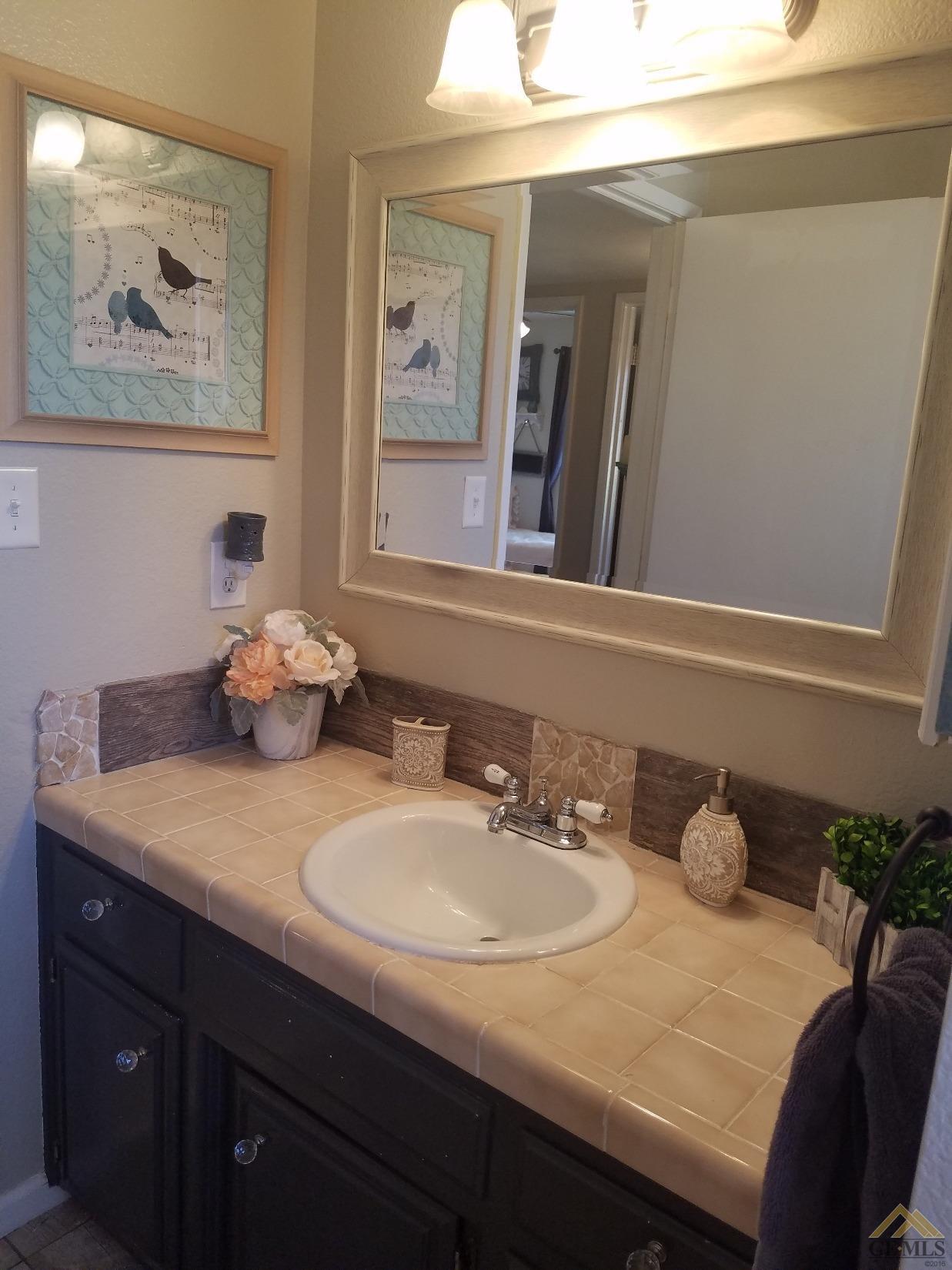 27820 Crofun Road Tehachapi, CA 93561 - Photo 7 of 34 Gallery Image 7