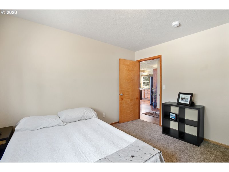 20761 Bridge Creek Road Southeast Silverton, OR 97381 - Photo 16 of 32 Gallery Image 16