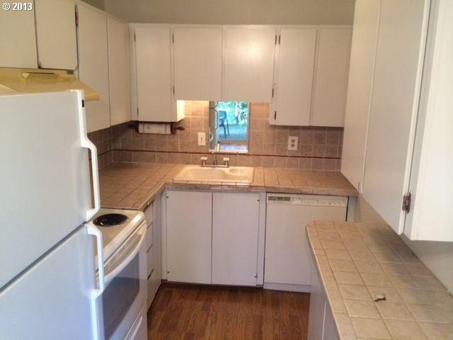 3130 Southwest Carson Street Portland, OR 97219 - Photo 8 of 9 Gallery Image 8