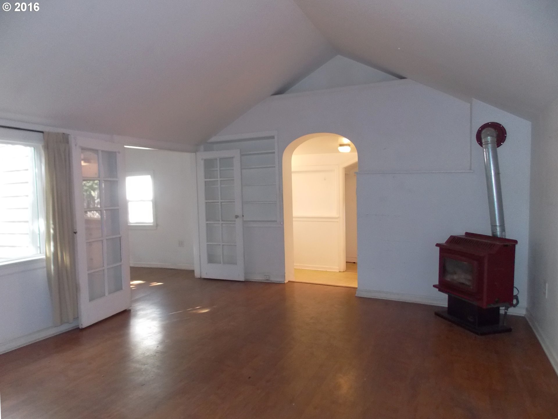5323 Southwest Taylors Ferry Road Portland, OR 97219 - Photo 3 of 17 Gallery Image 3