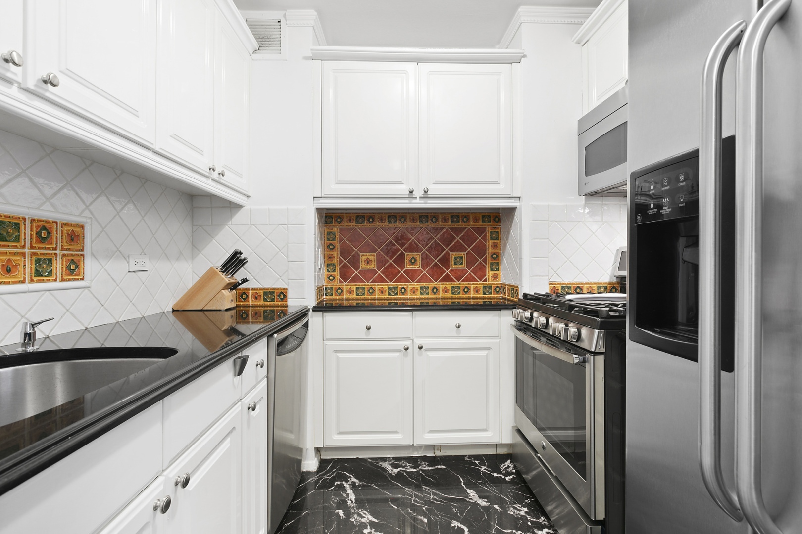 170 East 87th Street, Unit W10G Manhattan, NY 10128 - Photo 2 of 17