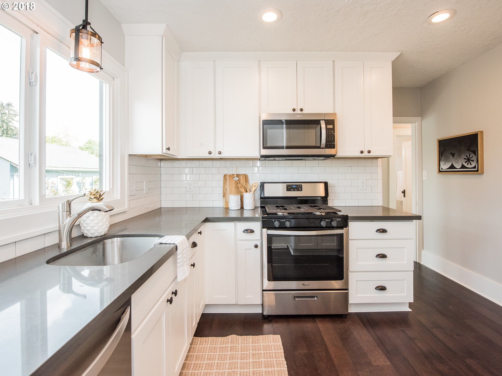 912 Northeast 68th Avenue Portland, OR 97213 - Photo 6 of 31 Gallery Image 6