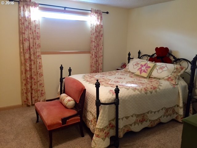 4408 Southwest Perkins Avenue Pendleton, OR 97801 - Photo 14 of 24