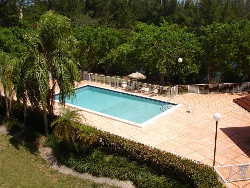 8200 Southwest 210th Street, Unit 320 Cutler Bay, FL 33189 - Photo 3 of 32
