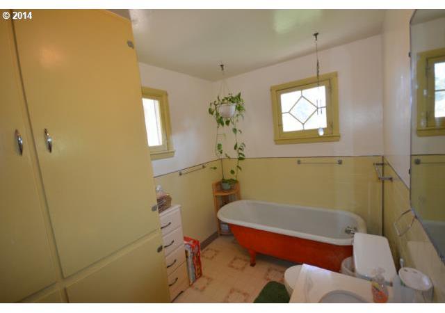 604 Main Street Dufur, OR 97021 - Photo 11 of 16 Gallery Image 11