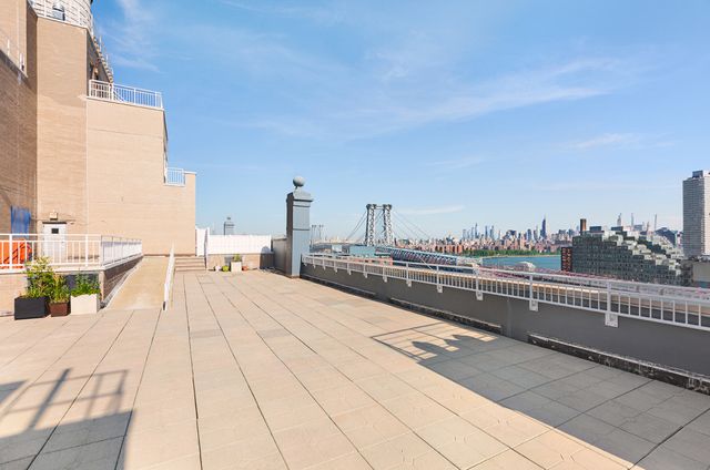 $1,270,000 | 60 Broadway, Unit 8L | Williamsburg
