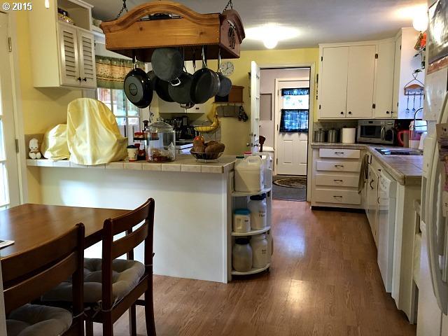 4760 Reston Road Roseburg, OR 97471 - Photo 3 of 16