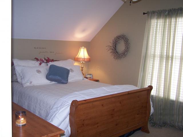 854 Deep Woods Road Collierville, TN 38017 - Photo 10 of 12 Spacious 5th bedroom up with double closet