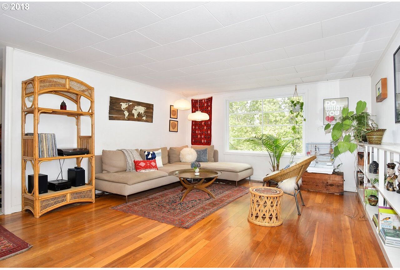 1704 Southwest Custer Street Portland, OR 97219 - Photo 8 of 20 Gallery Image 8