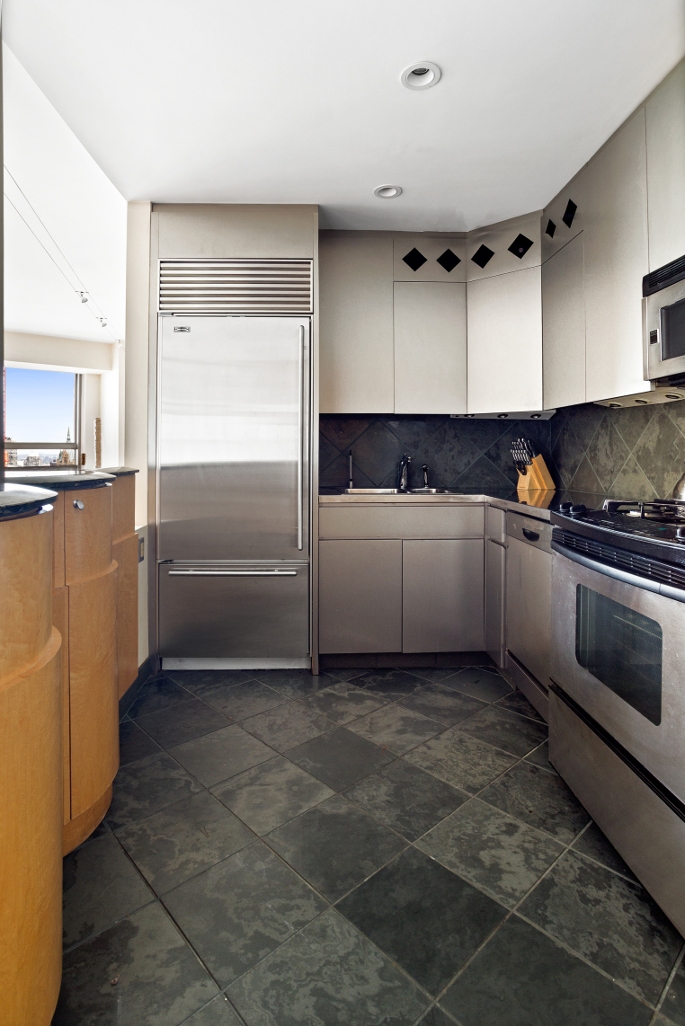 146 West 57th Street, Unit 54C Manhattan, NY 10019 - Photo 6 of 7