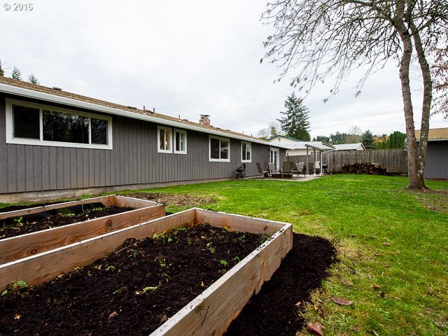 6905 Southwest 206th Place Aloha, OR 97078 - Photo 16 of 29 Gallery Image 16