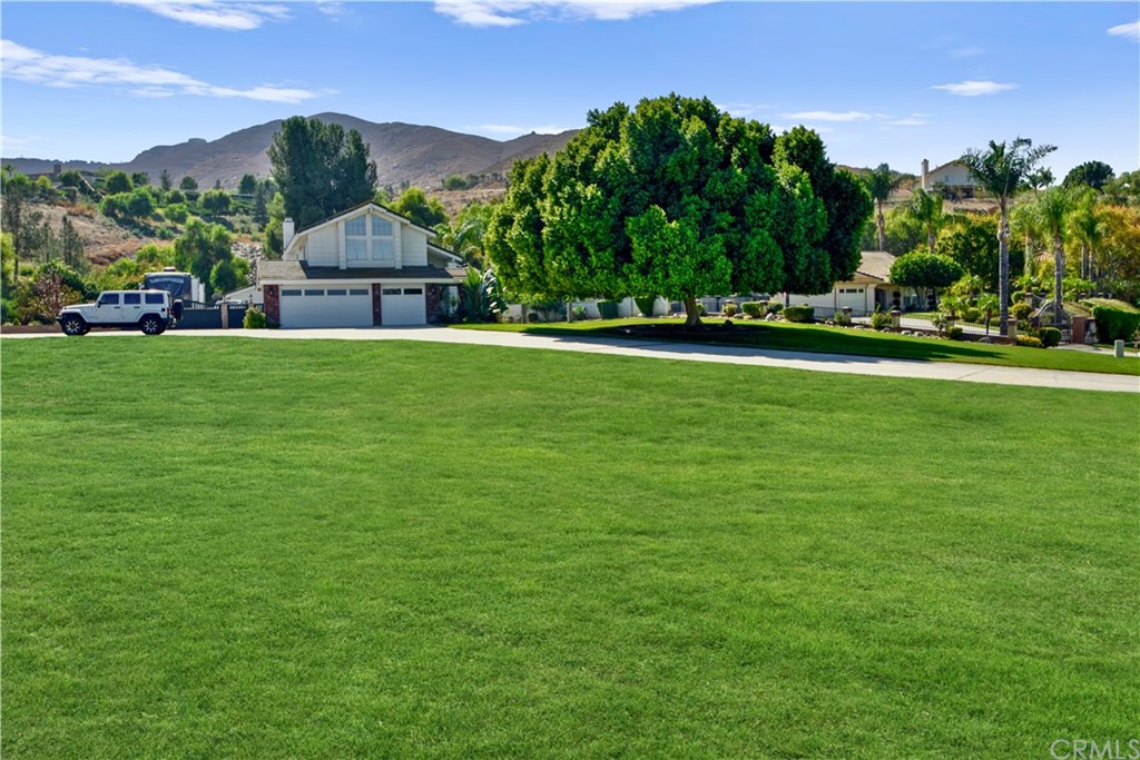 11488 Victoria Avenue Riverside, CA 92503 - Photo 2 of 41