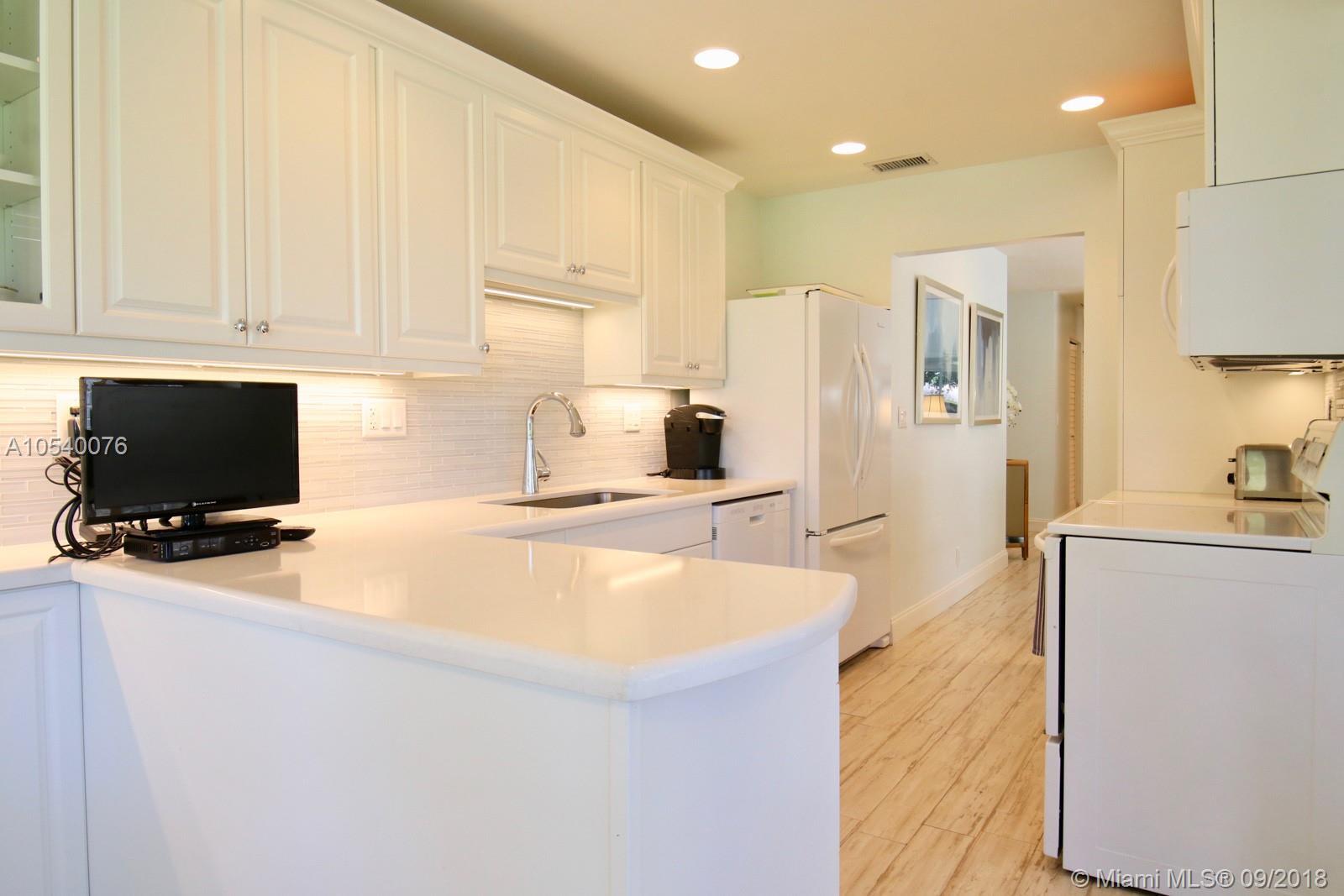 17040 Traverse Circle Jupiter, FL 33477 - Photo 9 of 39