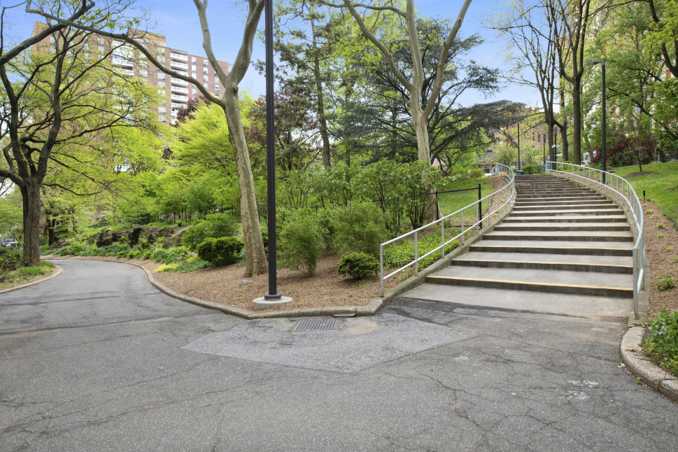 Morningside Gardens 80 La Salle St, Manhattan, NY 10027 - Photo 4 of 4