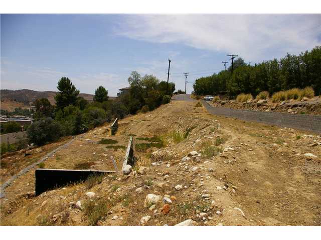 13827 Belvedere Drive Poway, CA 92064 - Photo 8 of 24 Looking back toward cul-de-sac