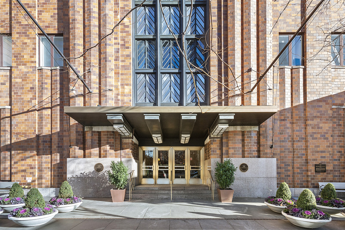 20 West Street, Unit 40D Manhattan, NY 10004 - Photo 3 of 4