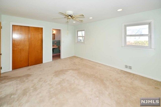 138 Colonial Road Emerson, NJ 07630 - Photo 9 of 25 Gallery Image 9