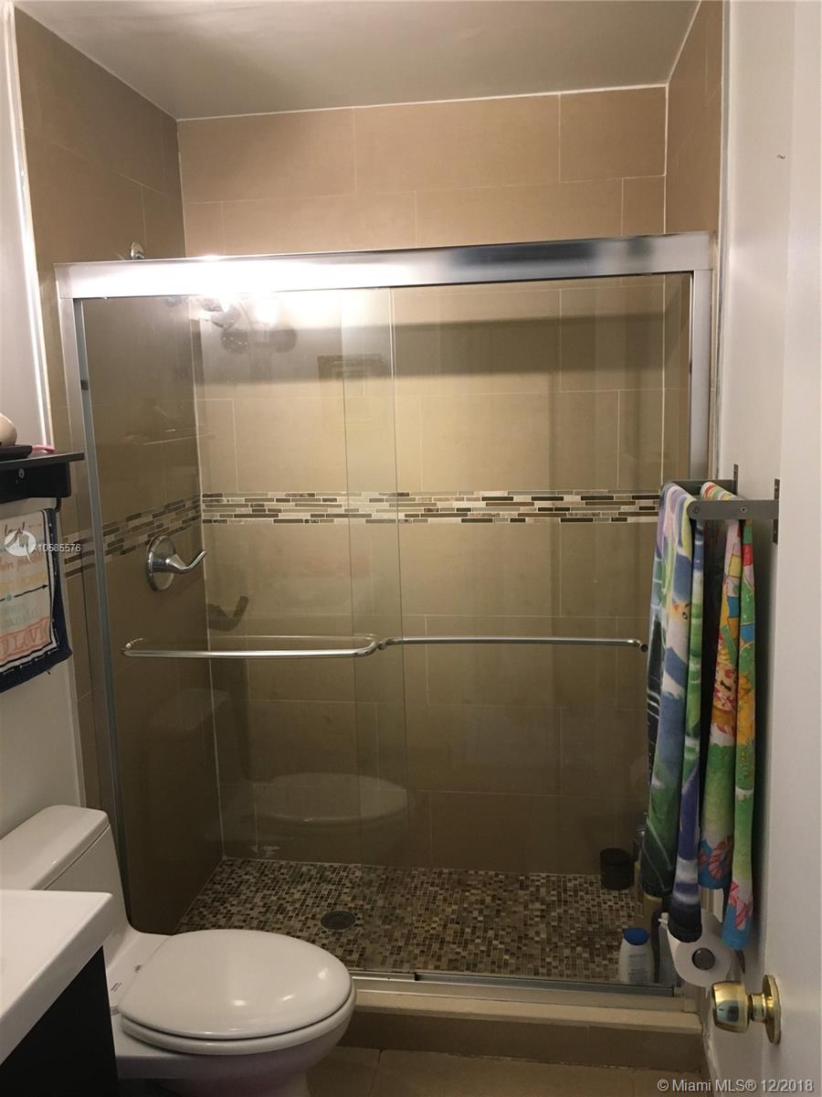 8111 Southwest 129th Avenue Miami, FL 33183 - Photo 7 of 10