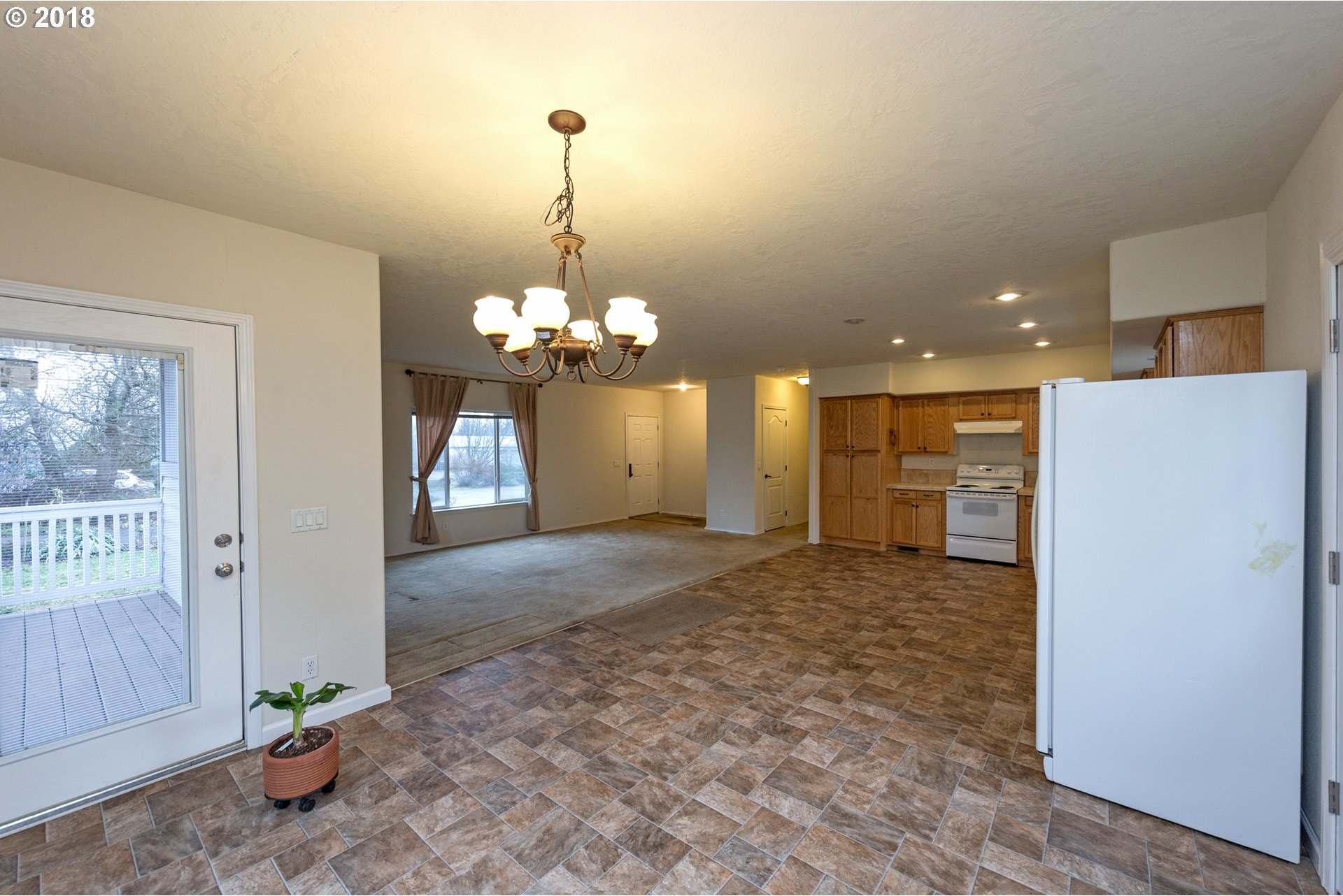 1409 Tucker Road Hood River, OR 97031 - Photo 5 of 32