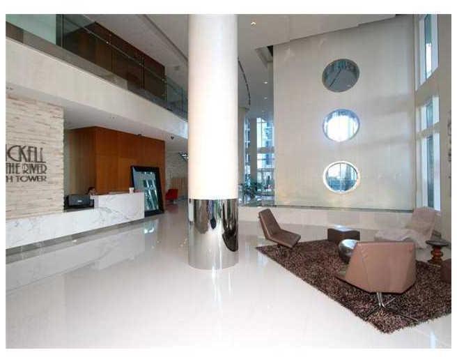 41 Southeast 5th Street, Unit 706 Miami, FL 33131 - Photo 13 of 15