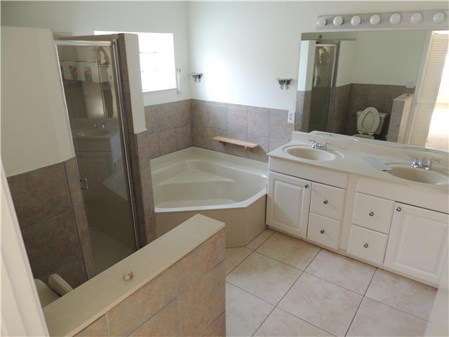 Silver Lakes Pembroke Pines, FL 33029 - Photo 7 of 25