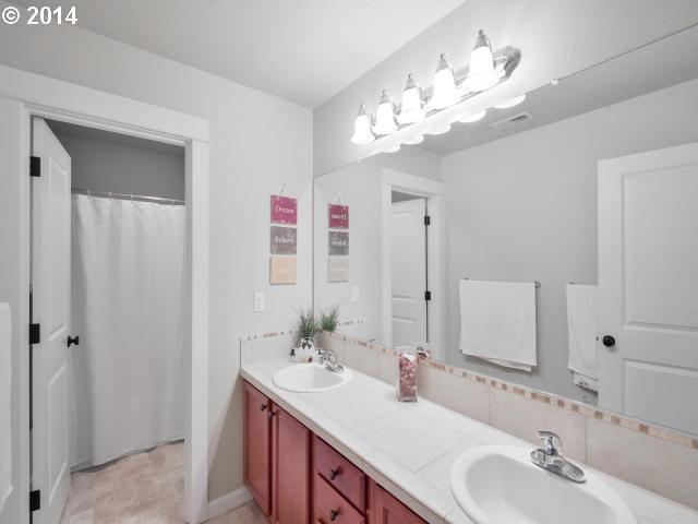 620 Southwest 171st Avenue Beaverton, OR 97006 - Photo 6 of 16