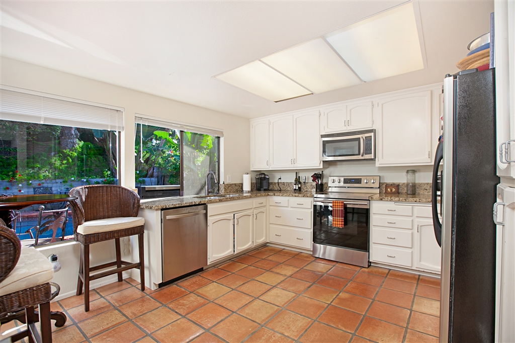 2043 Freda Lane Cardiff, CA 92007 - Photo 2 of 13