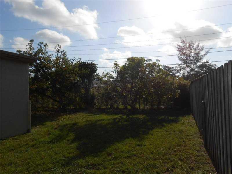 4315 Southwest 97th Court Miami, FL 33165 - Photo 3 of 13