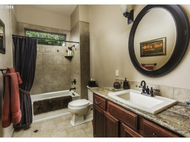 1040 Page Road Winchester, OR 97495 - Photo 11 of 16 Gallery Image 11
