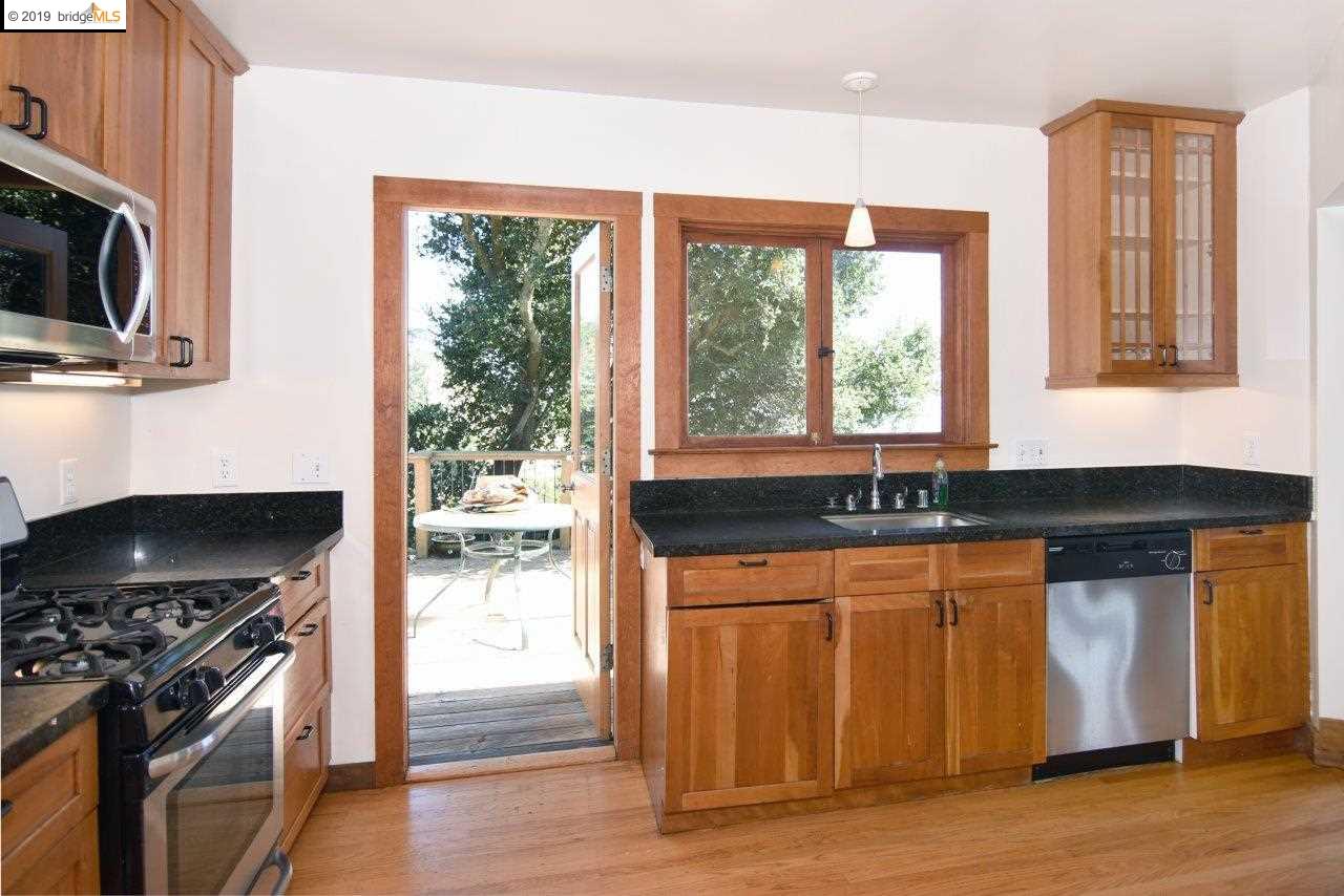 208 Panoramic Way Berkeley, CA 94704 - Photo 8 of 17