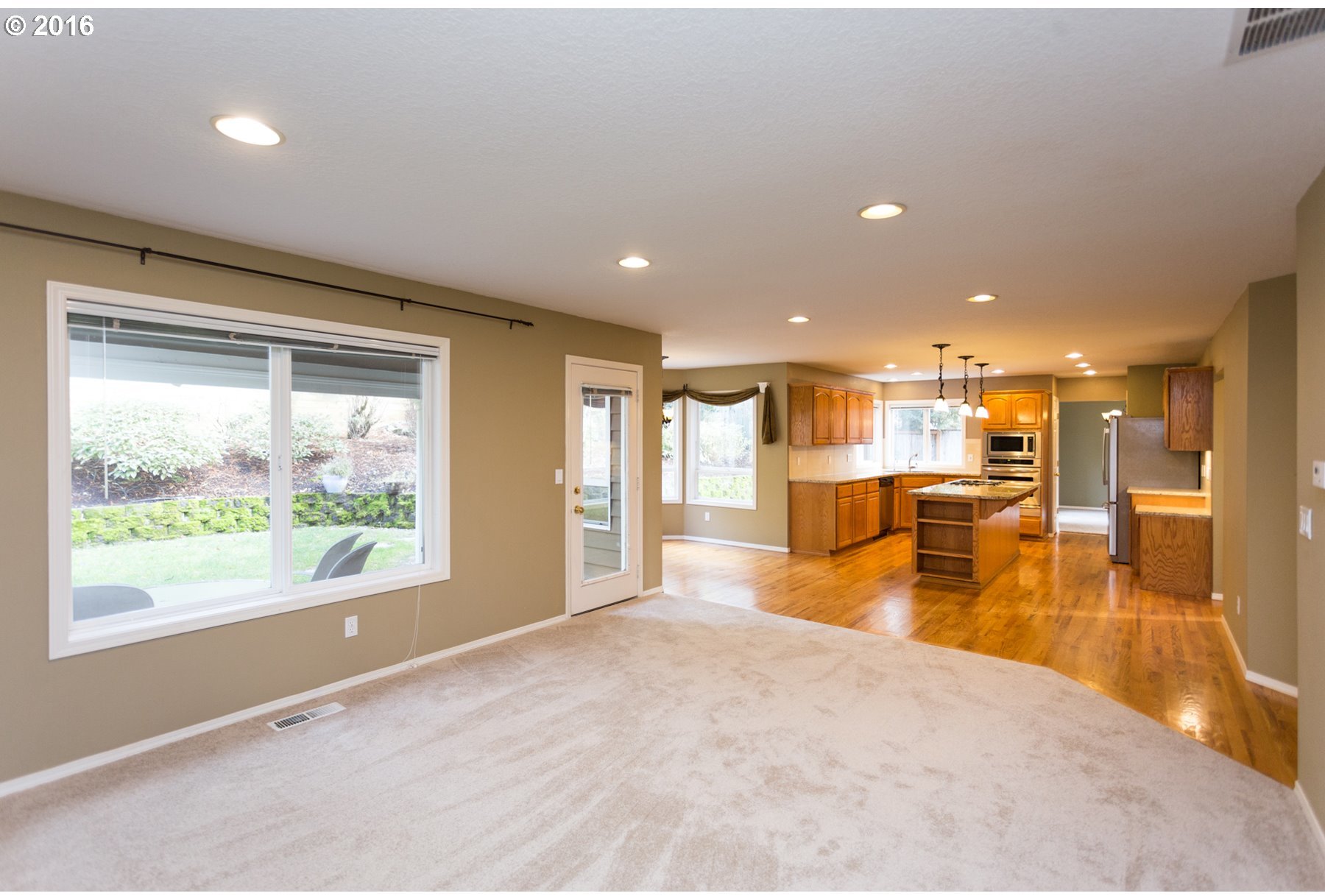 8660 Southwest Turquoise Loop Beaverton, OR 97007 - Photo 13 of 32 Gallery Image 13
